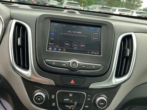 Used 2021 Chevrolet Equinox LS image 16