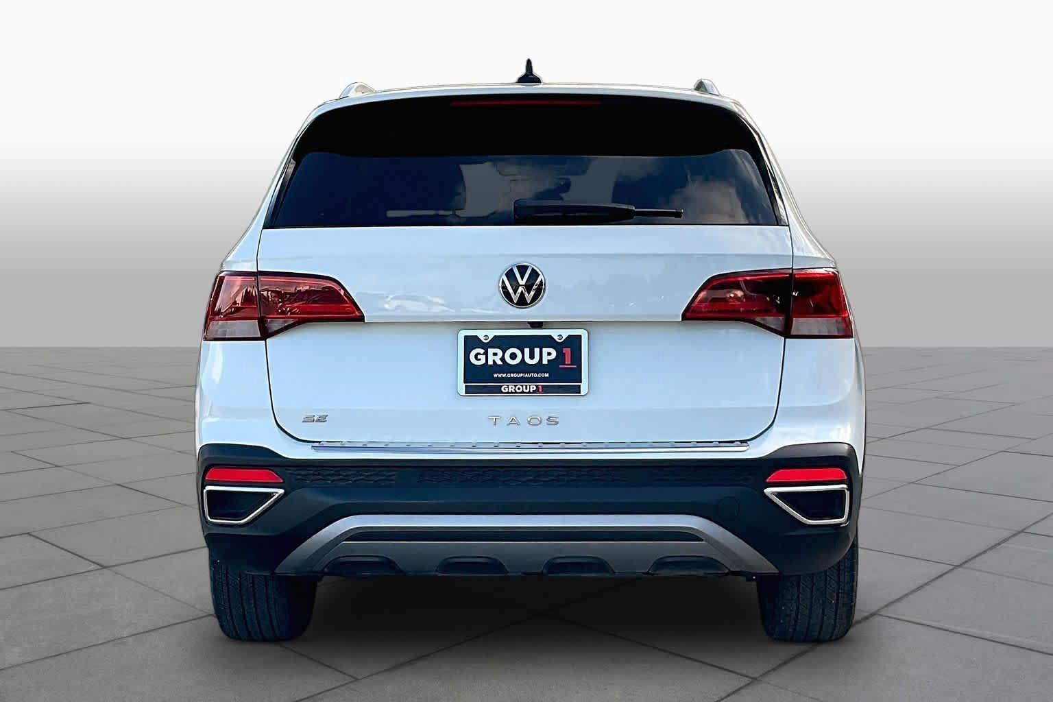 Used 2023 Volkswagen Taos SE FWD image 5
