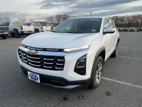 New 2026 Chevrolet Equinox LT w/ LPO, Floor Liner Package image 4