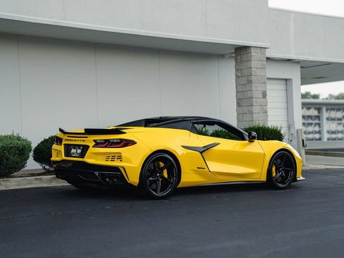 Used 2025 Chevrolet Corvette E-Ray AWD/4WD image 3