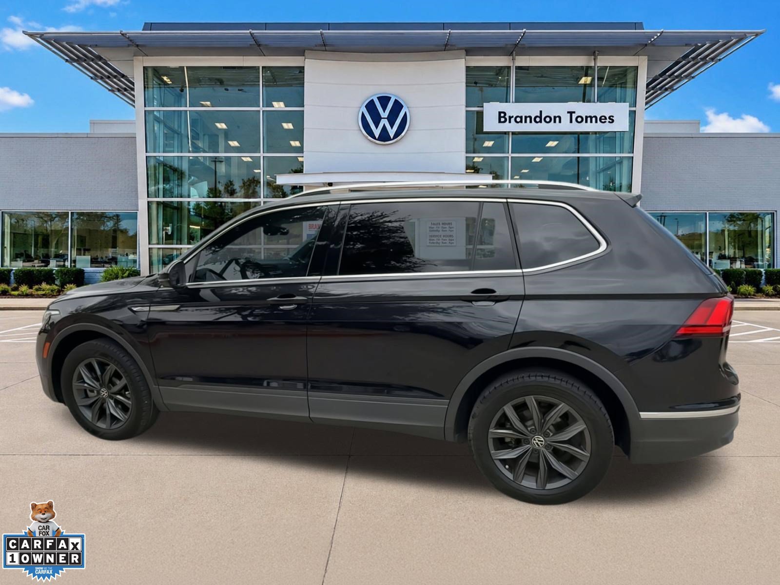Used 2022 Volkswagen Tiguan SE FWD image 6