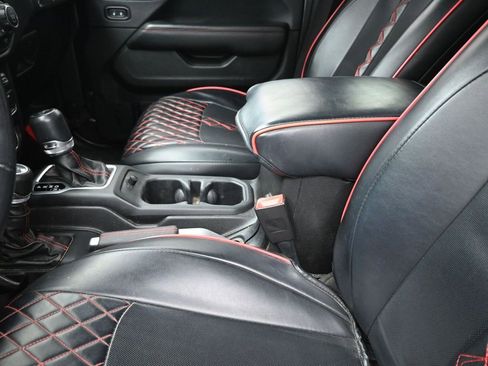 Used 2018 Jeep Wrangler Unlimited Rubicon image 18