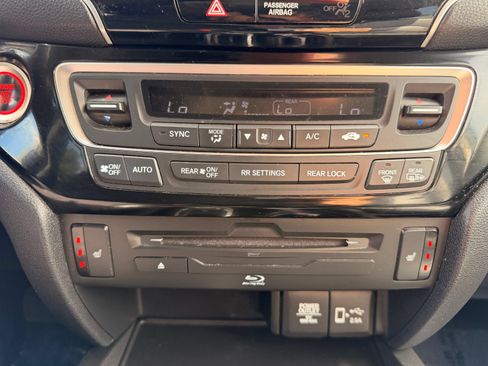 Used 2019 Honda Pilot Touring image 33