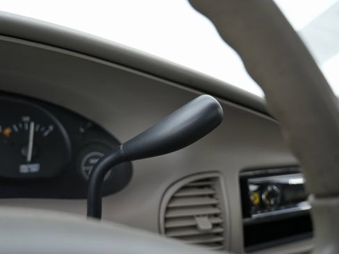 Used 1998 Buick Century Custom image 44