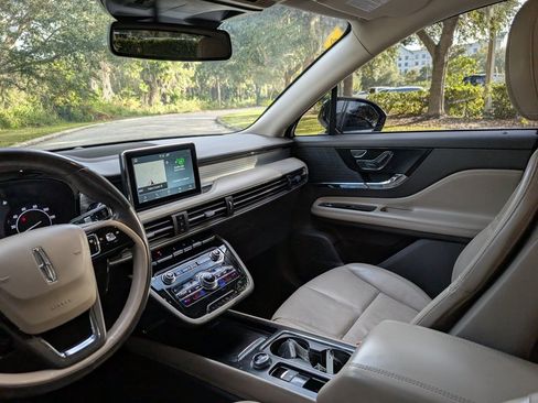 Used 2020 Lincoln Corsair FWD w/ Premium Package image 14