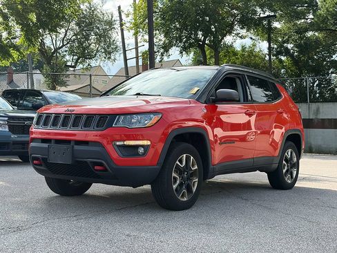 Used 2018 Jeep Compass Trailhawk w/ Cold Weather Group AWD/4WD image 1