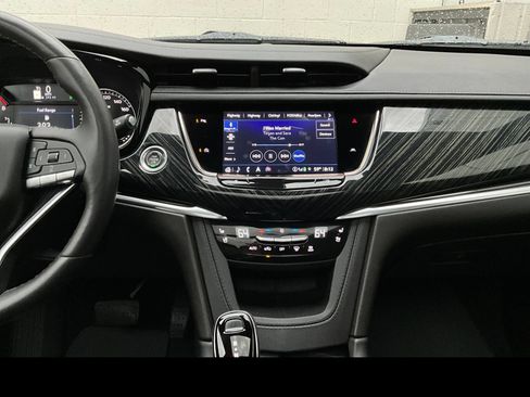 Certified 2023 Cadillac XT6 Premium Luxury AWD/4WD image 4