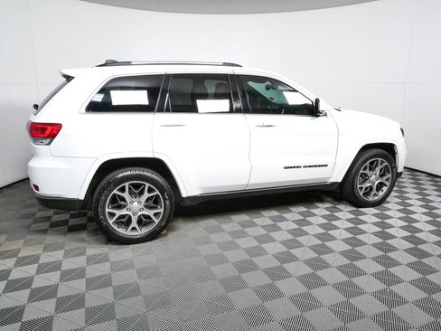 Used 2018 Jeep Grand Cherokee Limited RWD image 2