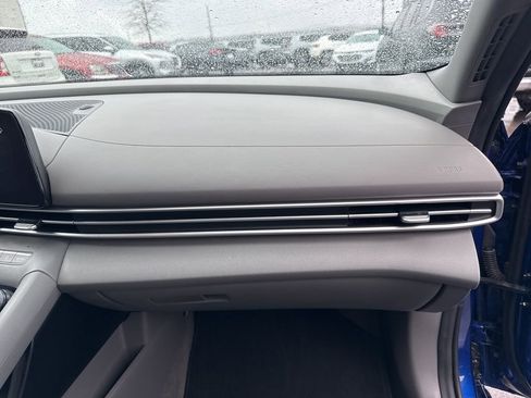 Used 2023 Hyundai Elantra SEL w/ Convenience Package image 20