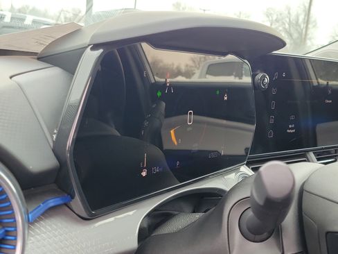 Used 2025 Chevrolet Trax LT image 20