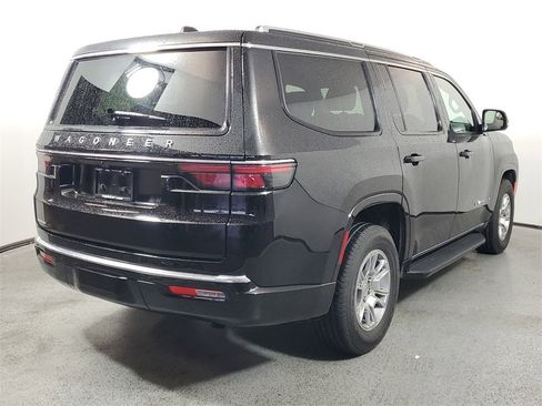 Used 2023 Jeep Wagoneer 4WD image 7