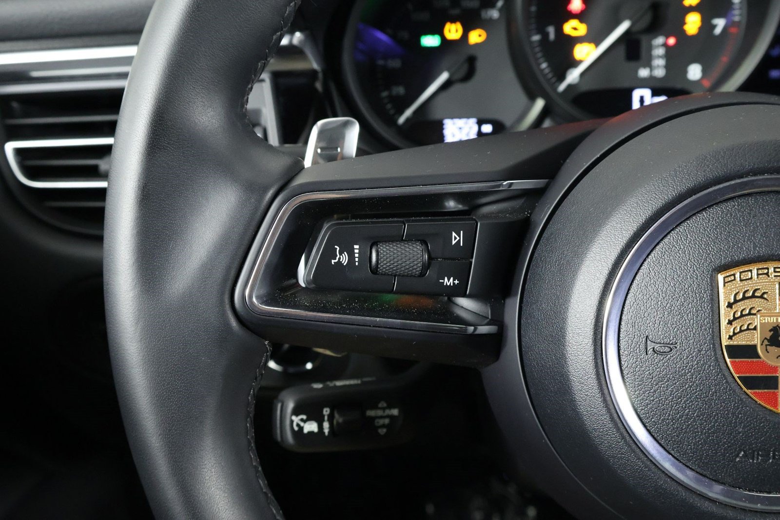 Certified 2026 Porsche Macan AWD/4WD image 14