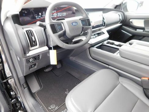 New 2026 Ford Expedition Active image 15