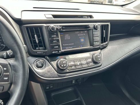 Used 2018 Toyota RAV4 XLE image 25