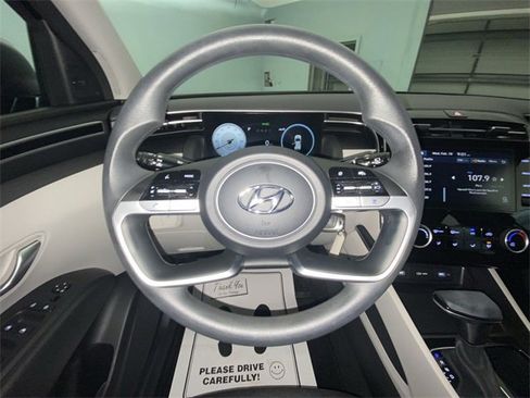 Used 2024 Hyundai Tucson SE image 14