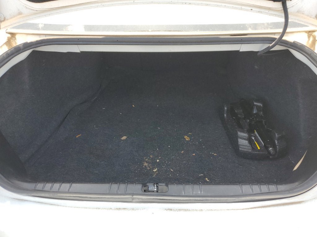 Used 2014 Chevrolet Impala LT w/ LT Sunroof Package FWD image 17