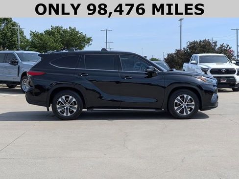 Used 2021 Toyota Highlander XLE FWD image 4