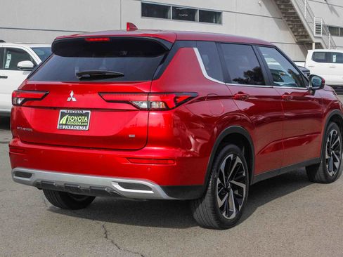 Used 2024 Mitsubishi Outlander SE image 6