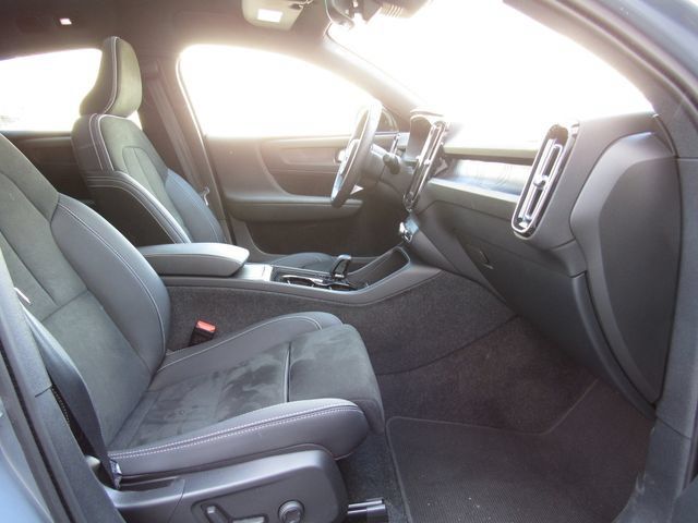 Used 2023 Volvo C40 P8 Recharge Plus w/ Climate Package AWD/4WD image 19