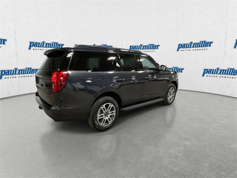 New 2025 Ford Expedition Active image 12