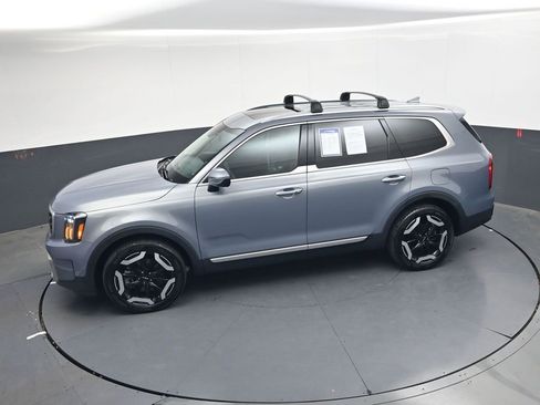 Used 2025 Kia Telluride S FWD image 23