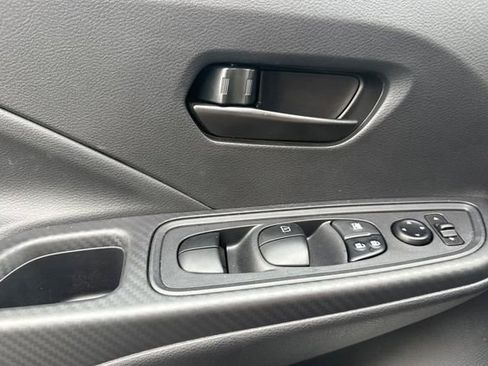 Used 2025 Nissan Versa S w/ S Plus Package image 11