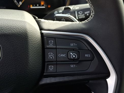 Certified 2023 Jeep Grand Cherokee Altitude image 24