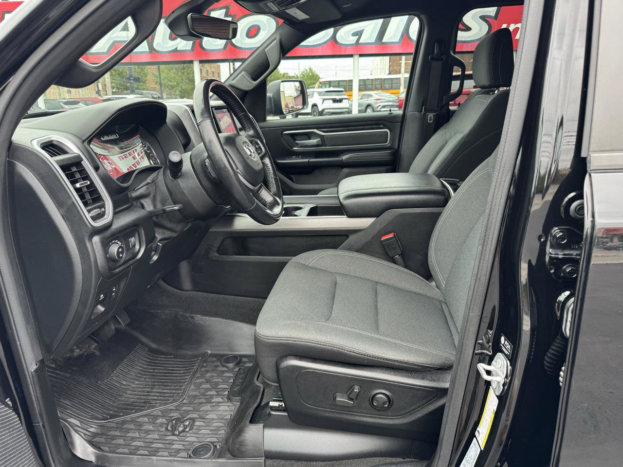 Used 2022 RAM 1500 Big Horn AWD/4WD image 12