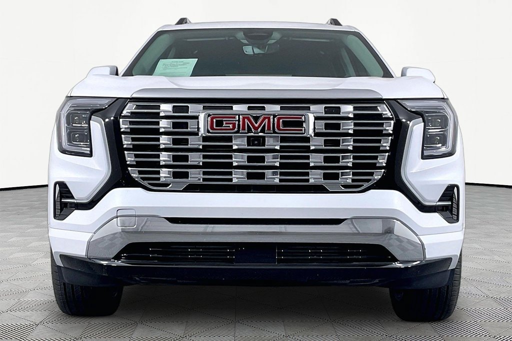 Used 2026 GMC Terrain Denali w/ LPO, Floor Liner Package AWD/4WD image 2