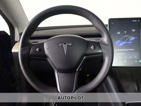 Used 2021 Tesla Model 3 Standard Range Plus RWD image 3