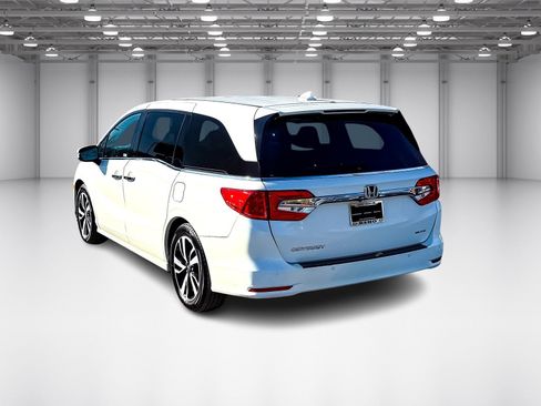 Used 2019 Honda Odyssey Elite image 3