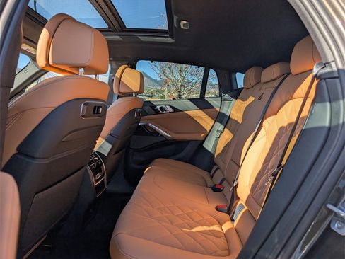 New 2026 BMW X6 xDrive40i w/ Executive Package image 17