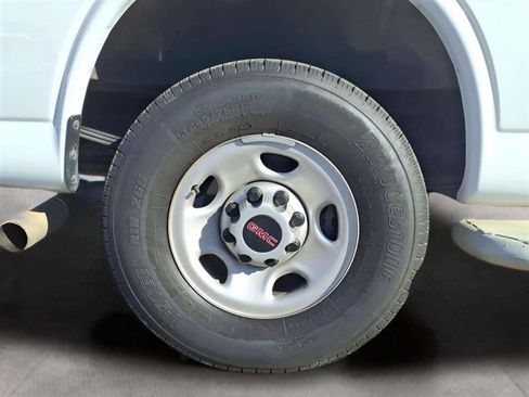 Used 2024 GMC Savana 2500 w/ Driver Convenience Package image 19