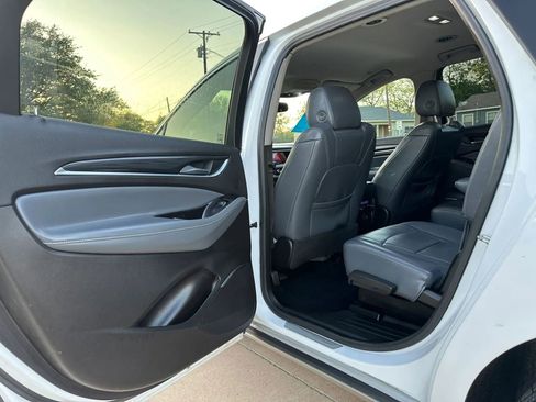 Used 2020 Buick Enclave Essence image 15