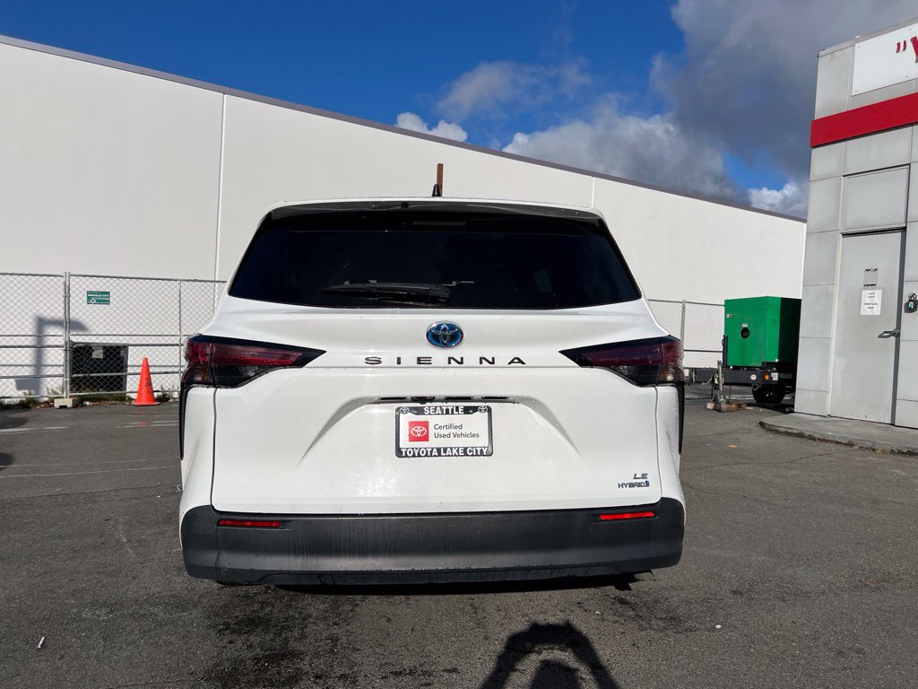 Certified 2022 Toyota Sienna LE FWD image 5