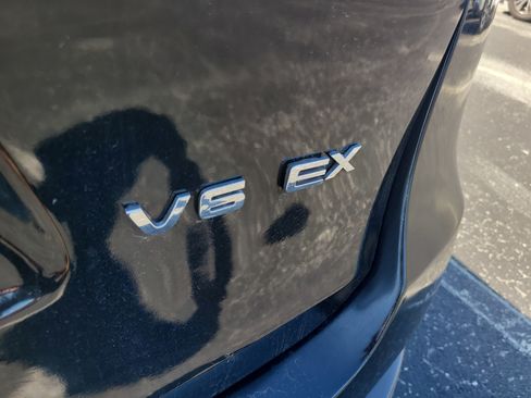 Used 2019 Kia Sorento EX image 11