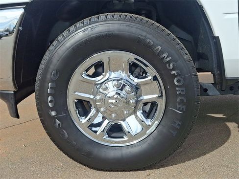 Used 2024 RAM 2500 Tradesman w/ Chrome Appearance Group image 8