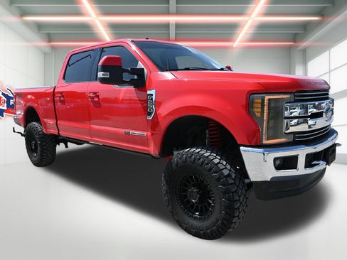 Used 2017 Ford F250 Lariat w/ Lariat Ultimate Package AWD/4WD image 4