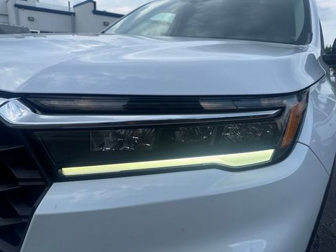 Used 2023 Honda Pilot LX image 47