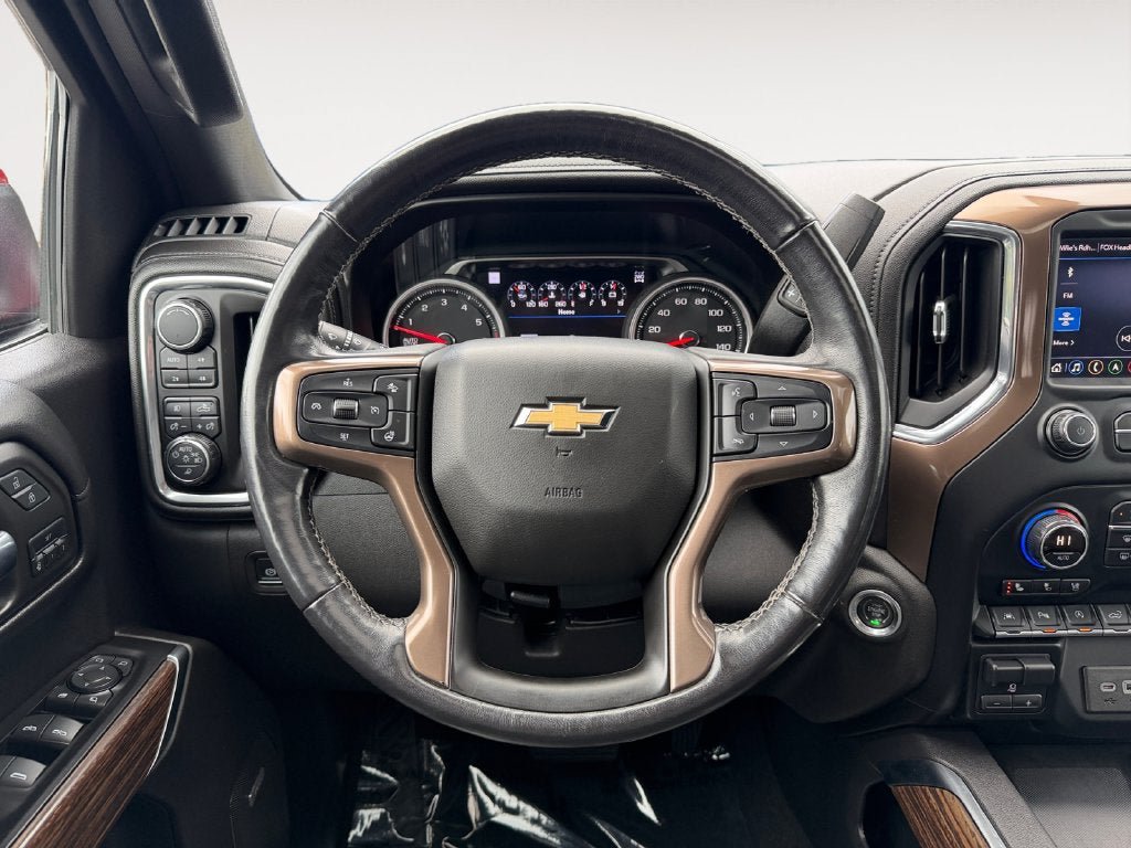 Used 2019 Chevrolet Silverado 1500 High Country w/ Technology Package AWD/4WD image 14