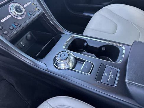 Used 2018 Ford Fusion Titanium FWD image 28