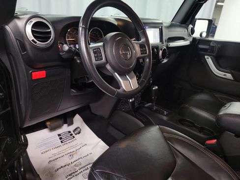 Used 2016 Jeep Wrangler Unlimited Rubicon AWD/4WD image 18