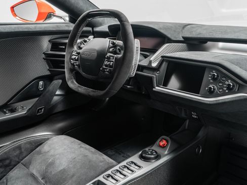 Used 2019 Ford GT RWD image 28