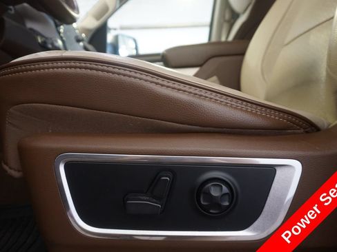 Used 2021 RAM 1500 Laramie AWD/4WD image 7