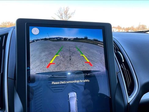 Used 2024 Ford Edge SEL image 18