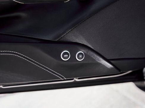 Used 2018 Ferrari 488 Spider image 37