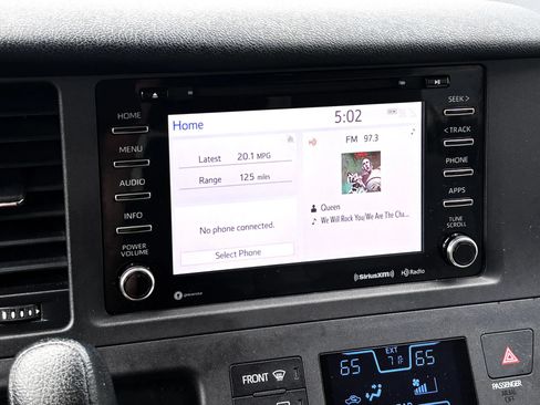 Used 2018 Toyota Sienna LE AWD/4WD image 23