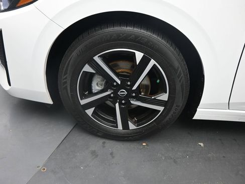 Used 2024 Nissan Sentra SV image 23