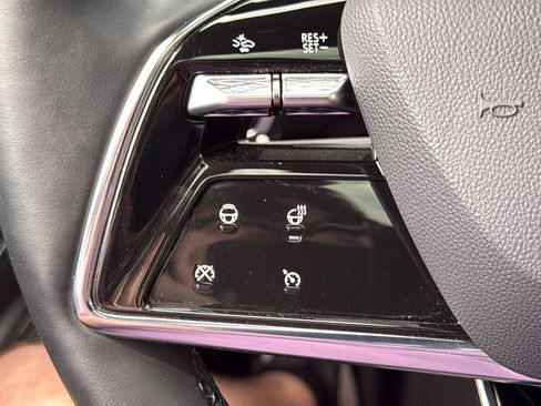 Used 2025 Cadillac Optiq Sport 2 w/ LPO, Floor Liner Package AWD/4WD image 15