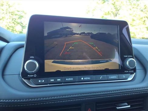 Certified 2026 Nissan Rogue SV image 15